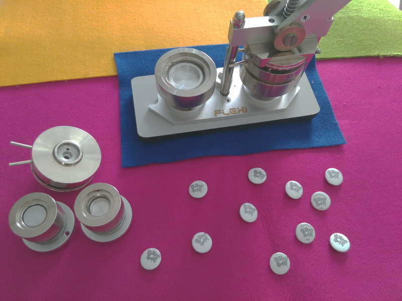 Buttonmaschine