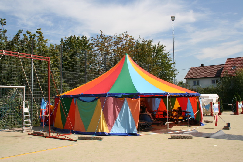 Zirkuszelt klein